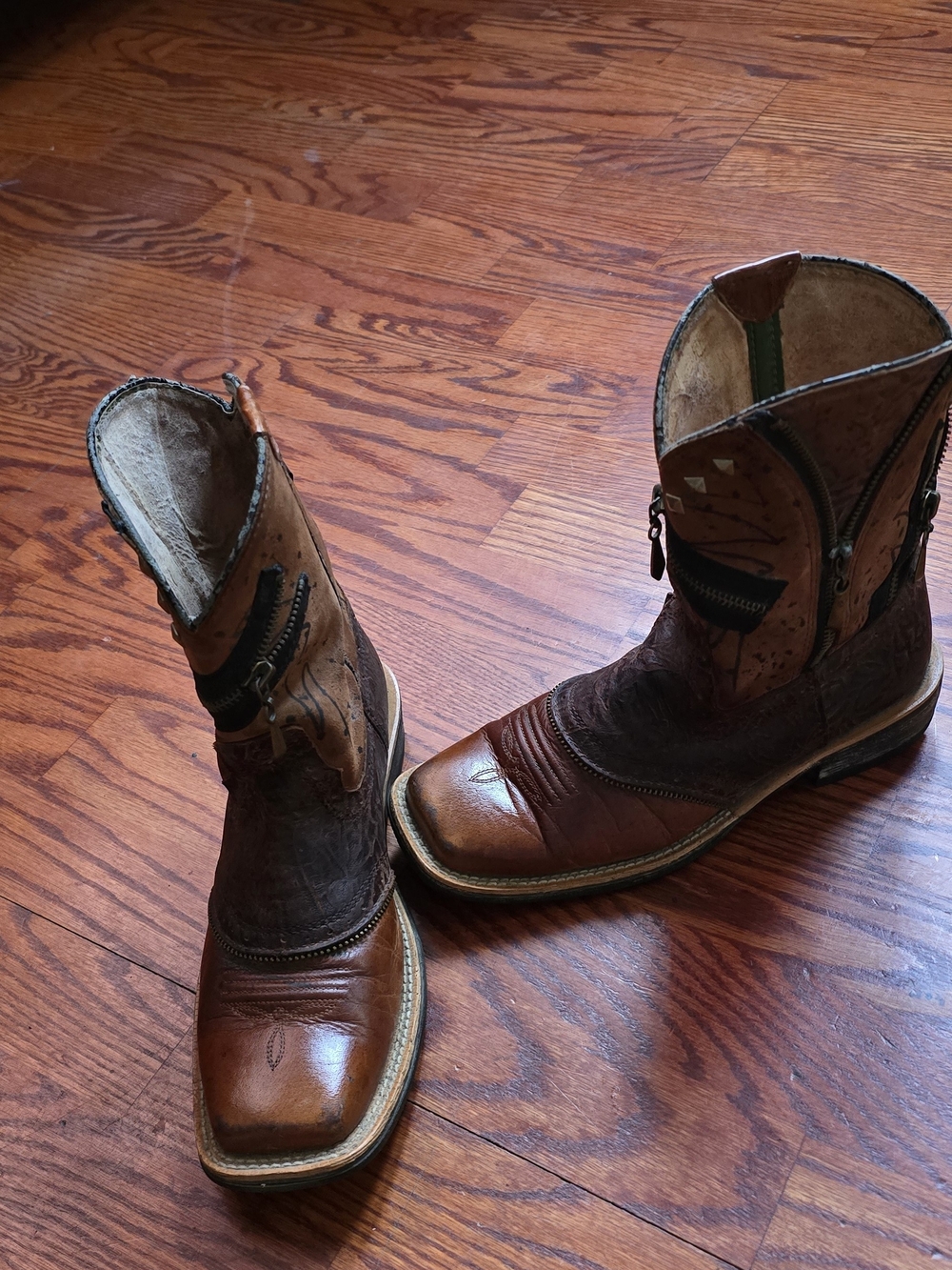 Ariat Women’s Size 7.5 Leather Square Toe Cowboy Boots Zipper Studded Distressed - Picture 13 of 16